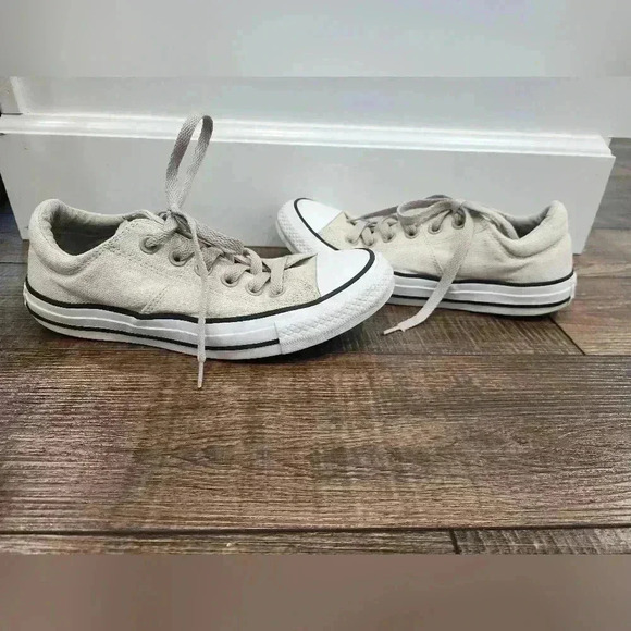 Size 7 - Converse All Star Low Top Tan GREAT SHAPE - Picture 1 of 8
